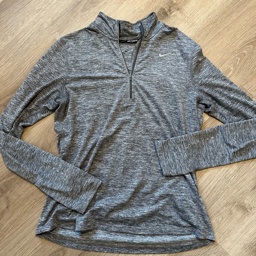 Like new women nike dry fit quarter zip pullover grey size medium